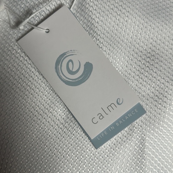 Calme sleeveless yoga top keyhole back - Picture 3 of 7
